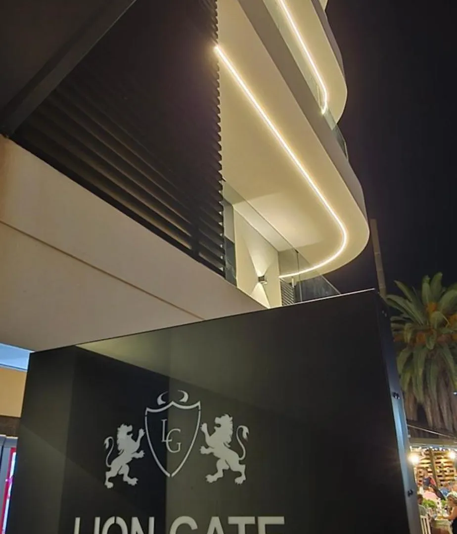 Lion Gate Hotel ساراندا