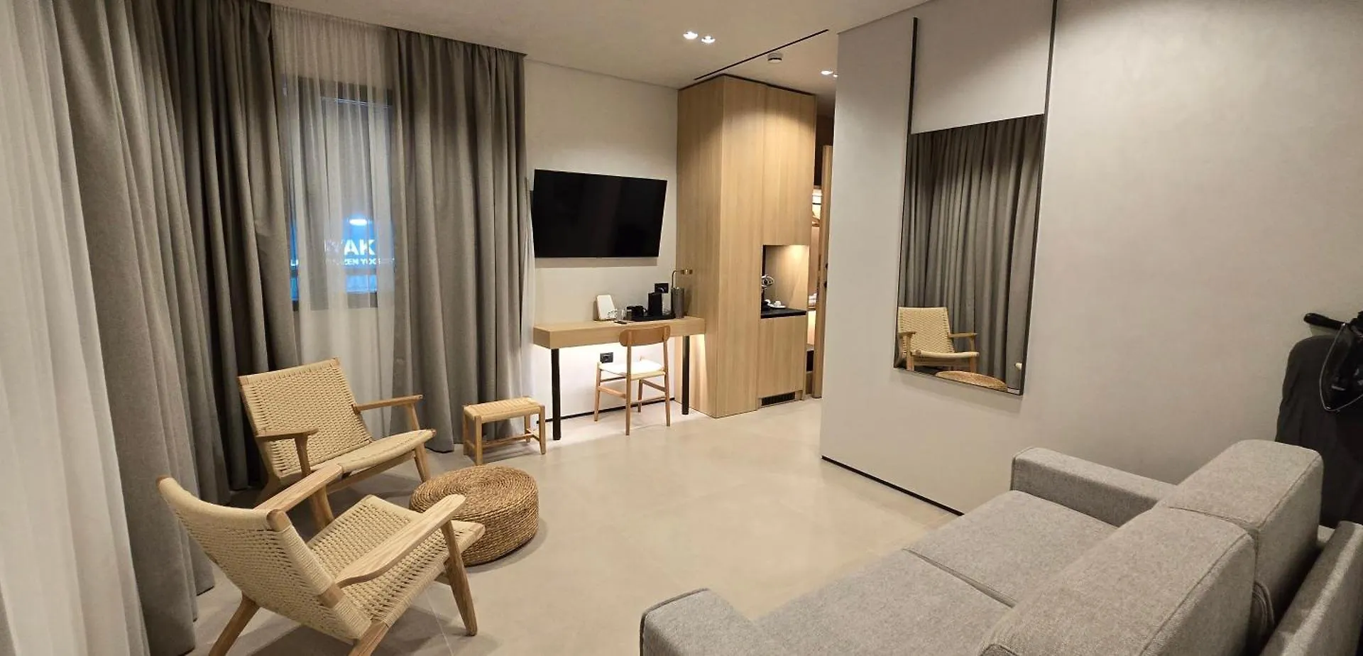 ***  Lion Gate Hotel ساراندا ألبانيا