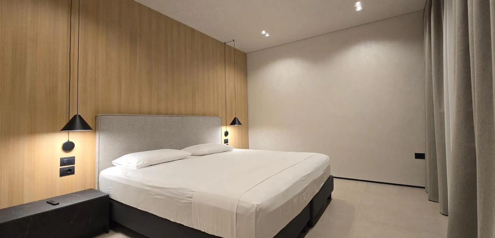 Lion Gate Hotel ساراندا