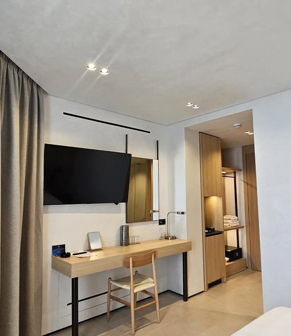 Lion Gate Hotel ساراندا