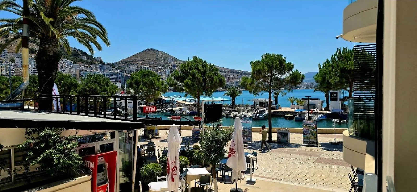Lion Gate Hotel ساراندا