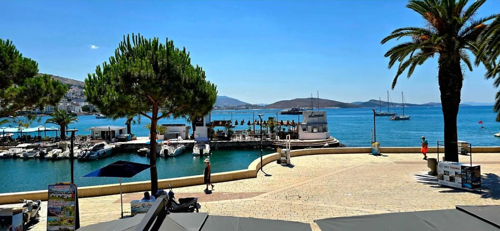 Lion Gate Hotel ساراندا
