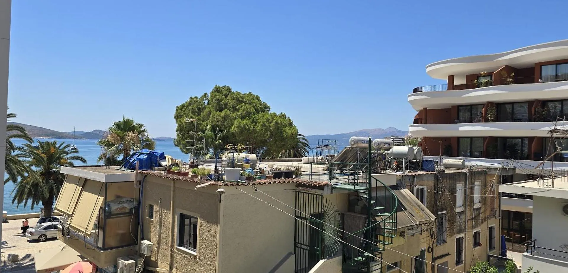 Lion Gate Hotel ساراندا