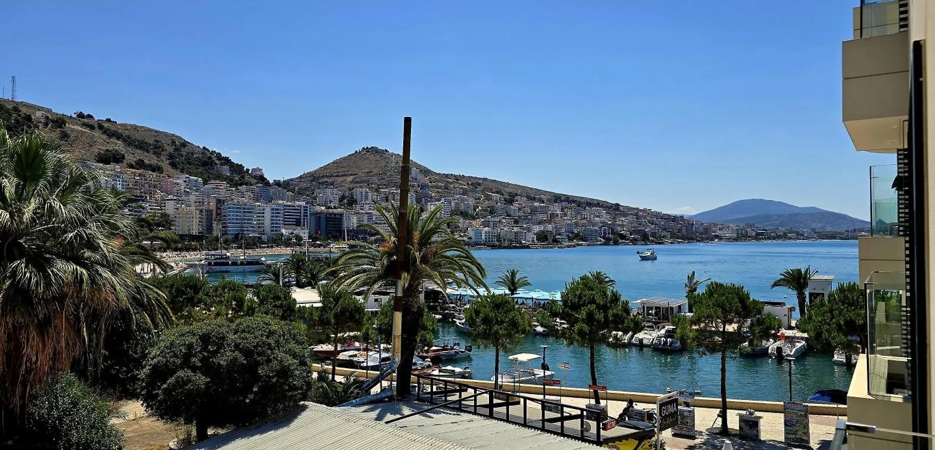 Lion Gate Hotel ساراندا
