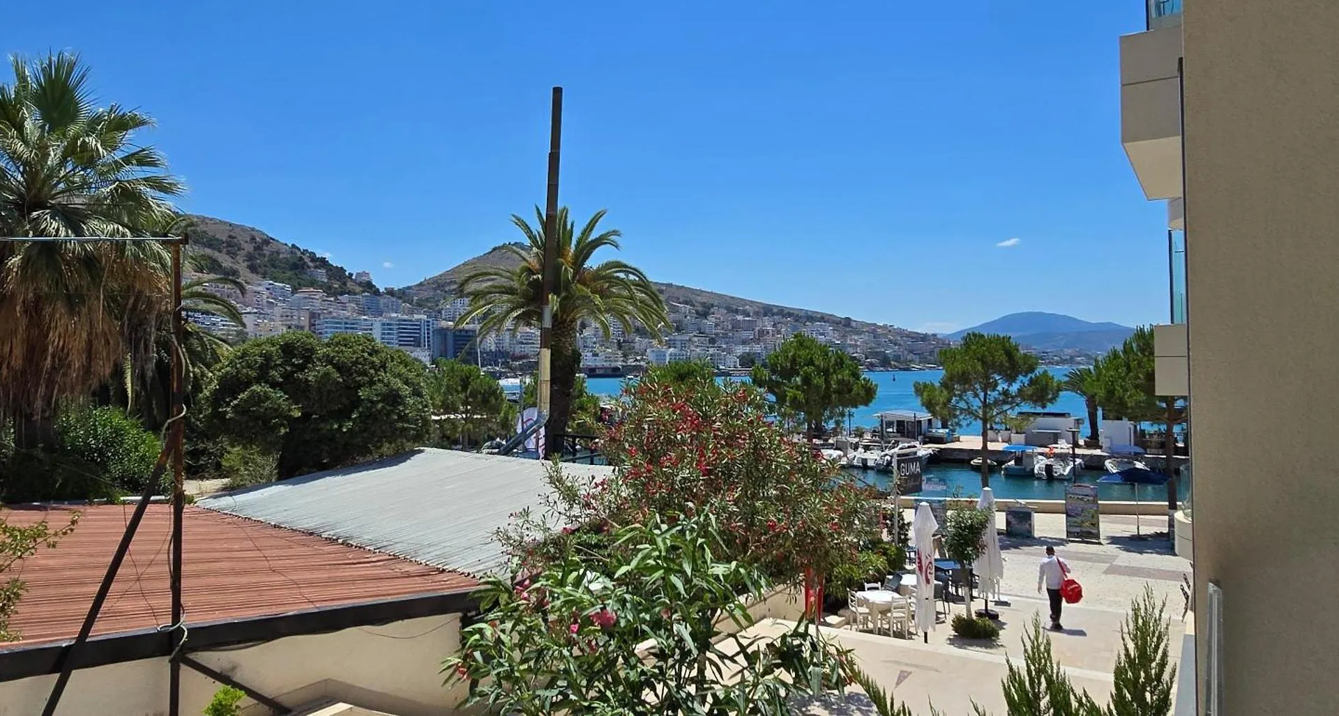 Lion Gate Hotel ساراندا 3*,
