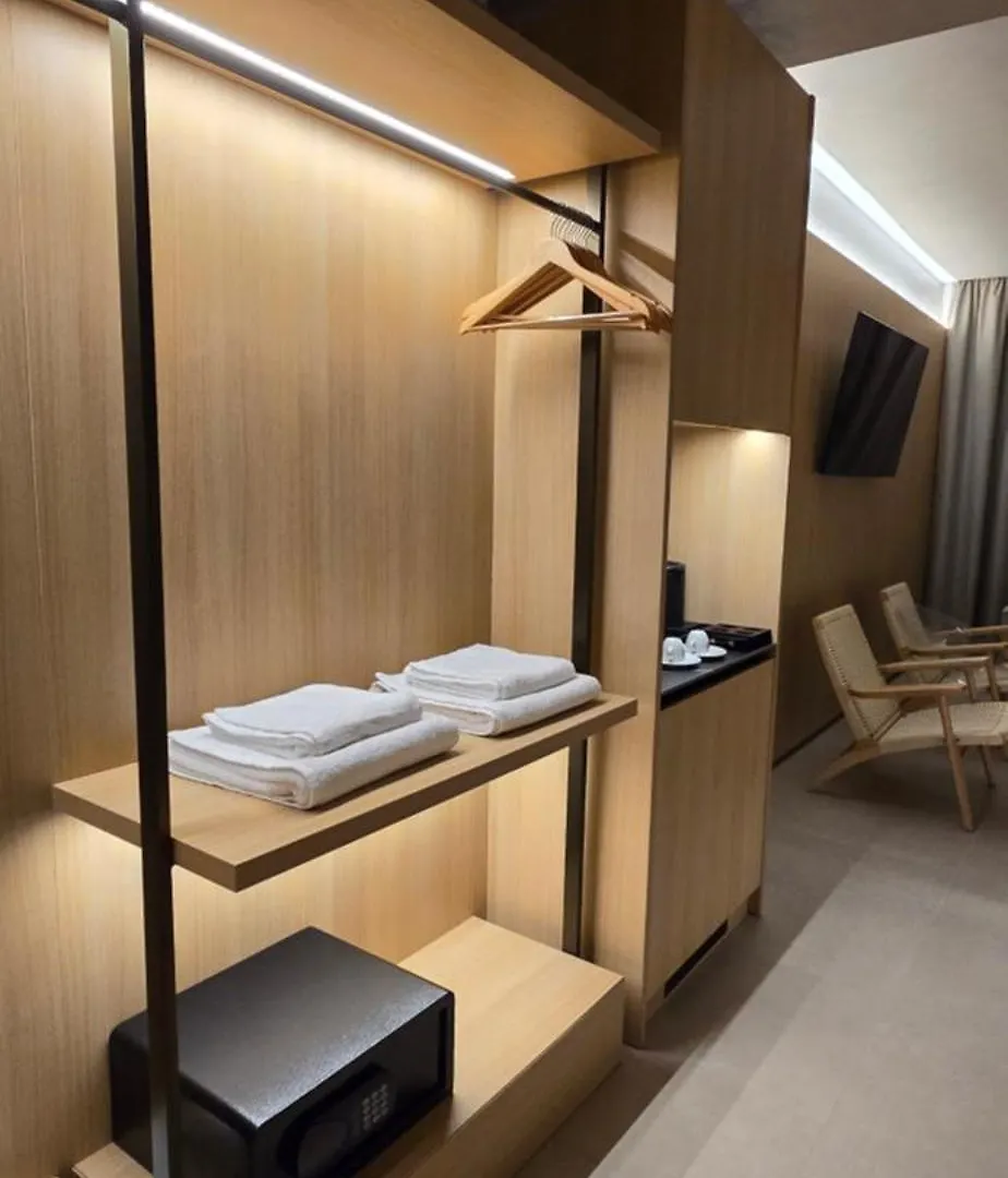 Lion Gate Hotel Sarandë