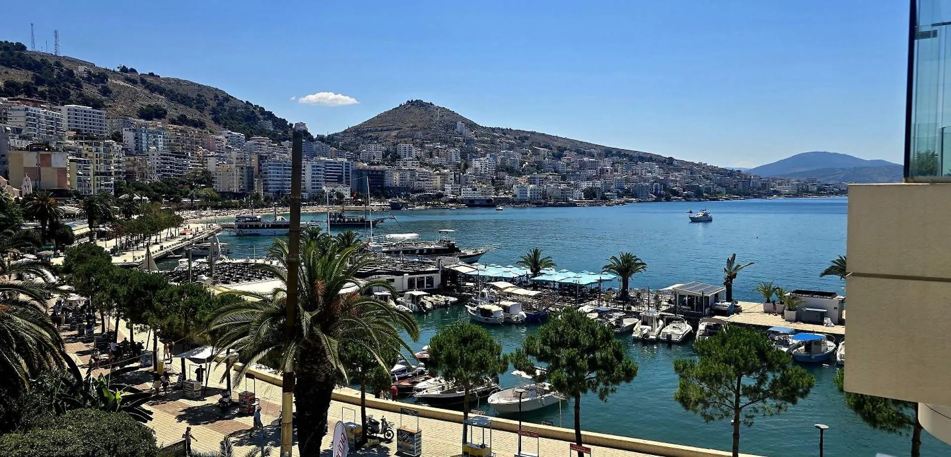 Lion Gate Hotel Sarandë 3*,